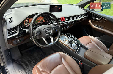 Внедорожник / Кроссовер Audi Q7 2016 в 