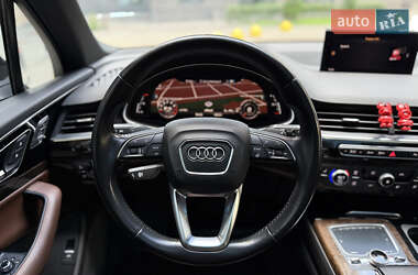 Внедорожник / Кроссовер Audi Q7 2016 в 
