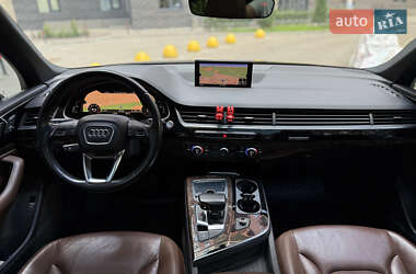 Внедорожник / Кроссовер Audi Q7 2016 в 