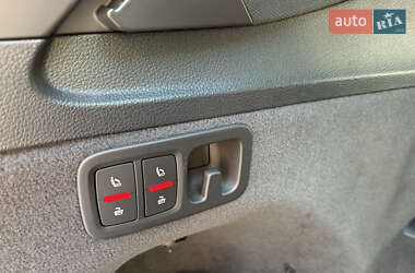 Внедорожник / Кроссовер Audi Q7 2016 в 