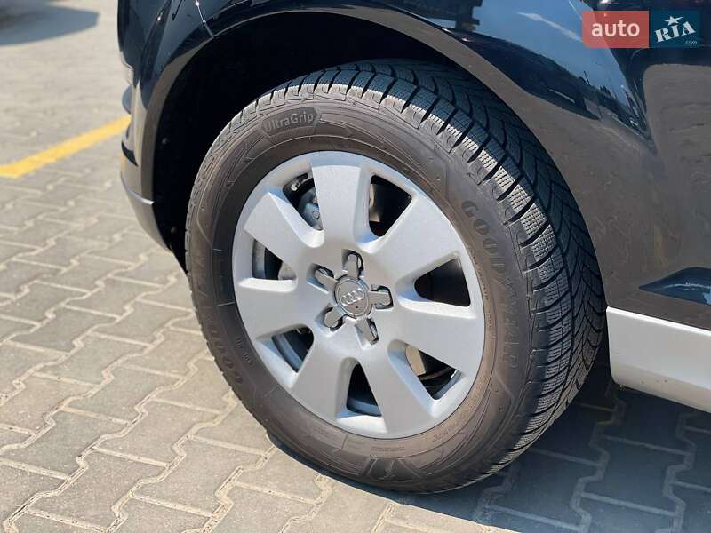Внедорожник / Кроссовер Audi Q7 2013 в Одессе