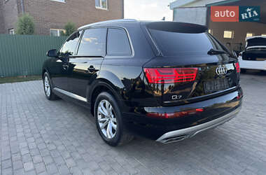 Внедорожник / Кроссовер Audi Q7 2017 в 