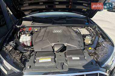 Внедорожник / Кроссовер Audi Q7 2020 в 