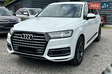 Позашляховик / Кросовер Audi Q7 2015 в Рівному