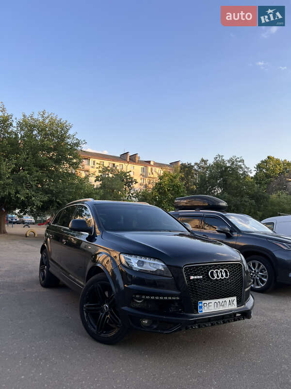 Внедорожник / Кроссовер Audi Q7 2011 в 