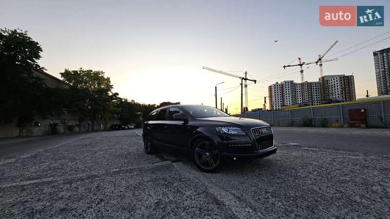 Позашляховик / Кросовер Audi Q7 2013 в Одесі