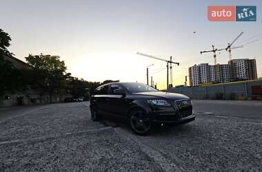 Внедорожник / Кроссовер Audi Q7 2013 в 