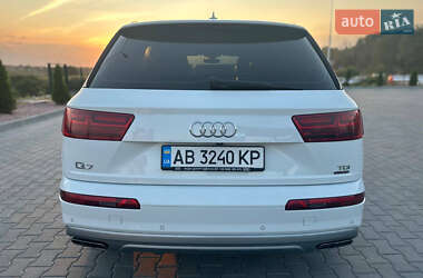 Внедорожник / Кроссовер Audi Q7 2016 в 