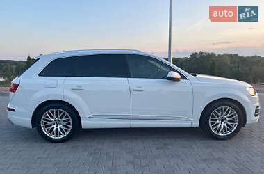 Внедорожник / Кроссовер Audi Q7 2016 в 