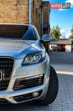 Позашляховик / Кросовер Audi Q7 2007 в 