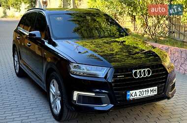 Внедорожник / Кроссовер Audi Q7 2016 в 