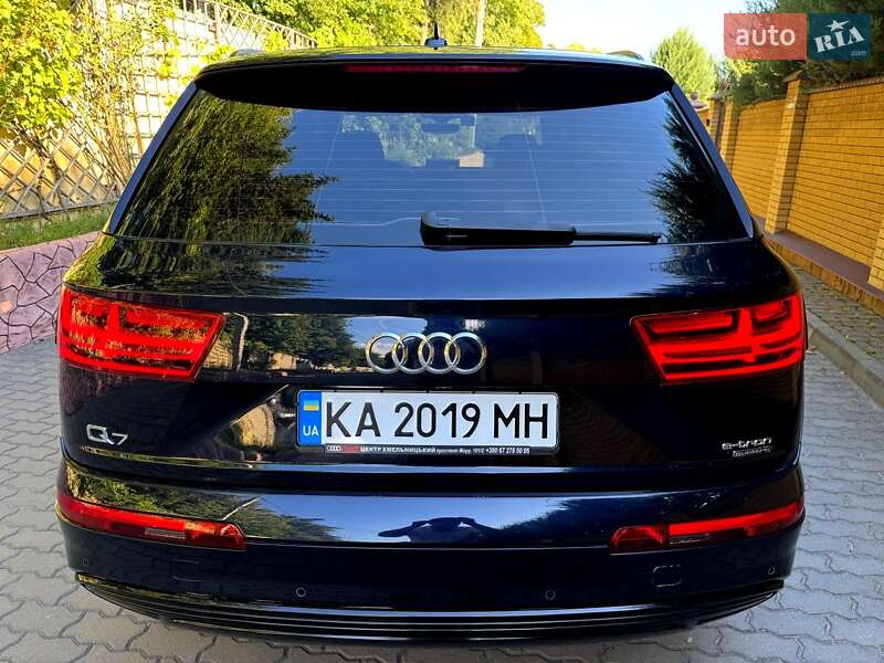 Внедорожник / Кроссовер Audi Q7 2016 в Хмельницком