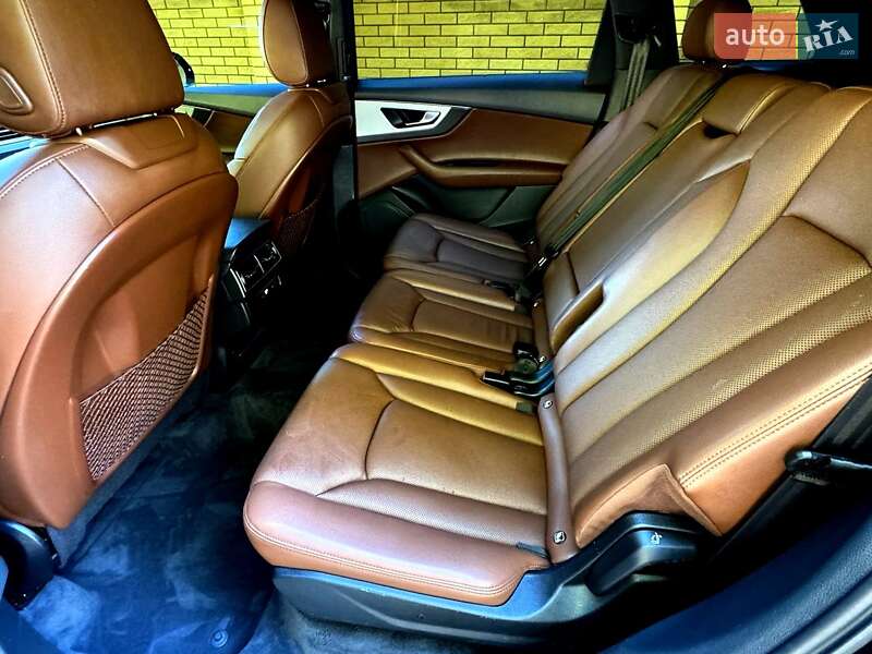 Внедорожник / Кроссовер Audi Q7 2016 в Хмельницком