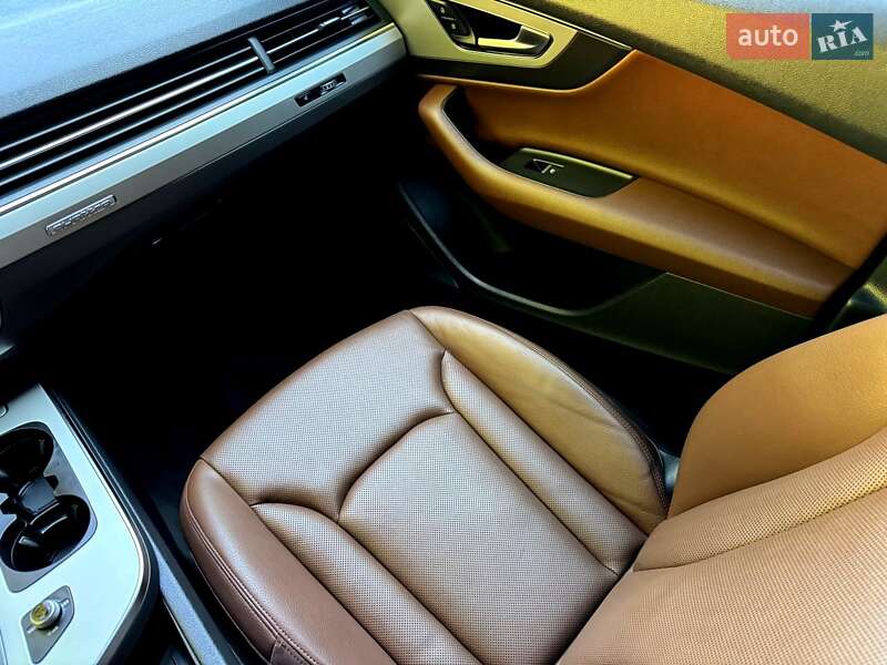 Внедорожник / Кроссовер Audi Q7 2016 в Хмельницком