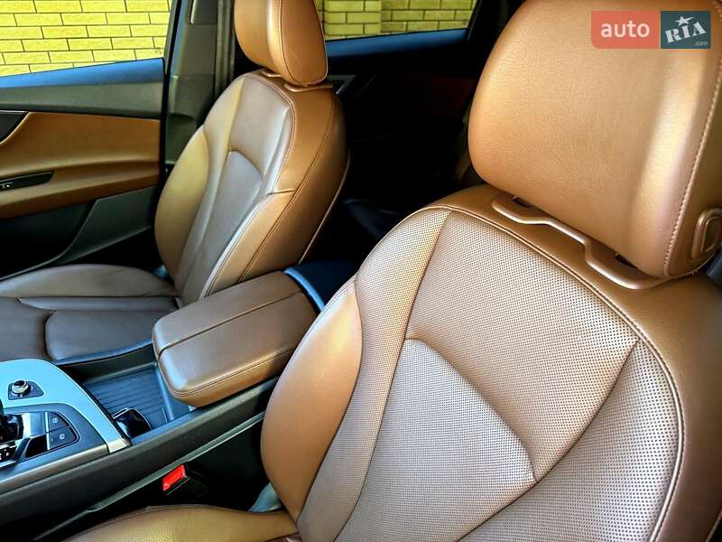 Внедорожник / Кроссовер Audi Q7 2016 в Хмельницком