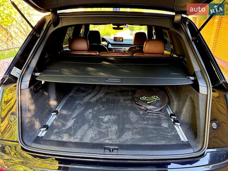 Внедорожник / Кроссовер Audi Q7 2016 в Хмельницком