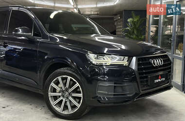 Позашляховик / Кросовер Audi Q7 2016 в 