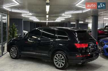 Позашляховик / Кросовер Audi Q7 2016 в 