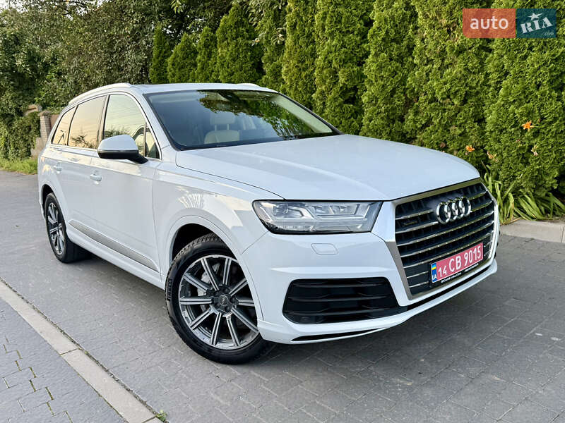 Внедорожник / Кроссовер Audi Q7 2017 в 