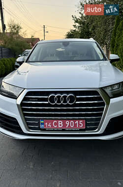 Внедорожник / Кроссовер Audi Q7 2017 в 
