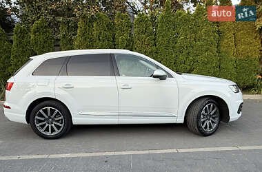 Внедорожник / Кроссовер Audi Q7 2017 в 