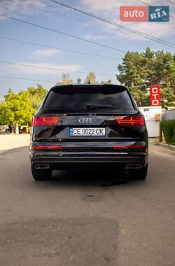 Внедорожник / Кроссовер Audi Q7 2016 в 