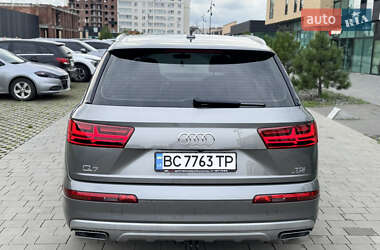Внедорожник / Кроссовер Audi Q7 2015 в 