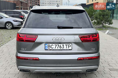 Внедорожник / Кроссовер Audi Q7 2015 в 
