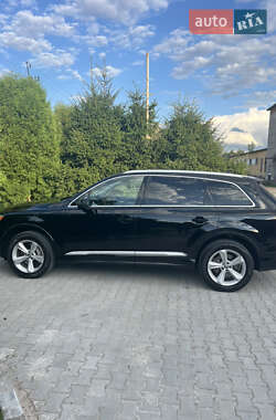 Внедорожник / Кроссовер Audi Q7 2020 в 