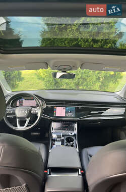 Внедорожник / Кроссовер Audi Q7 2020 в 