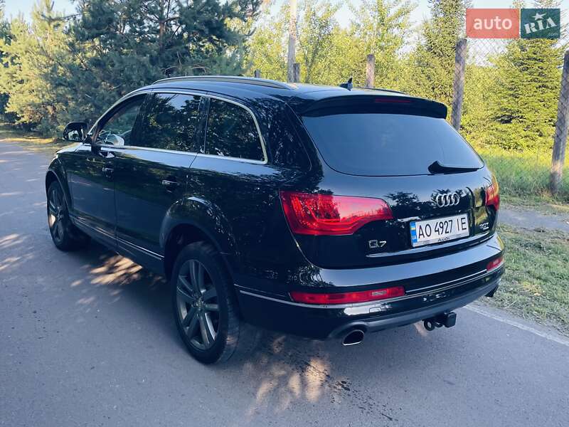 Внедорожник / Кроссовер Audi Q7 2013 в Ужгороде