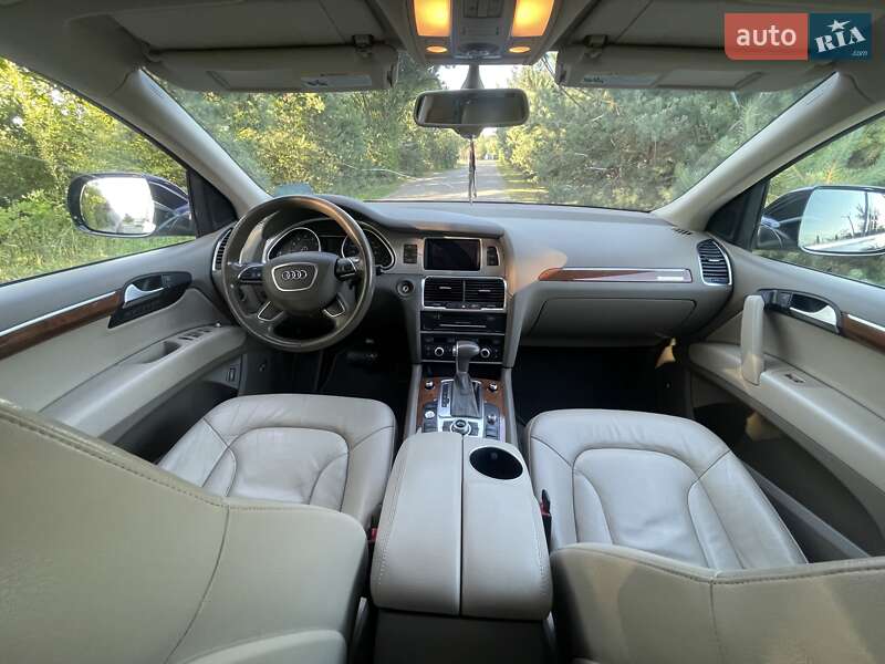 Внедорожник / Кроссовер Audi Q7 2013 в Ужгороде