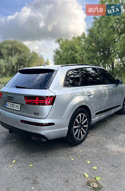 Внедорожник / Кроссовер Audi Q7 2017 в 