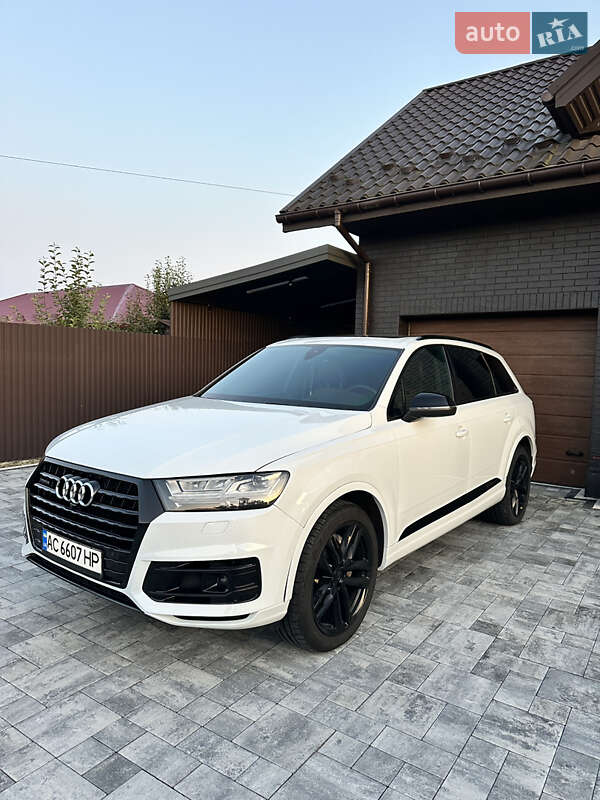 Внедорожник / Кроссовер Audi Q7 2017 в Луцке