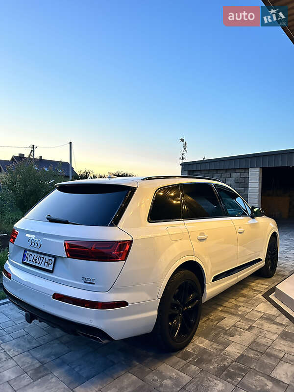 Внедорожник / Кроссовер Audi Q7 2017 в Луцке
