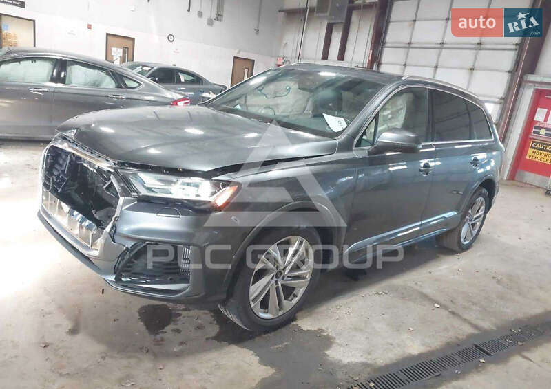 Позашляховик / Кросовер Audi Q7 2021 в Києві