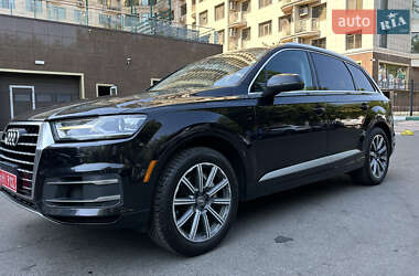 Позашляховик / Кросовер Audi Q7 2017 в 