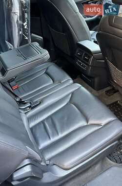 Позашляховик / Кросовер Audi Q7 2017 в 