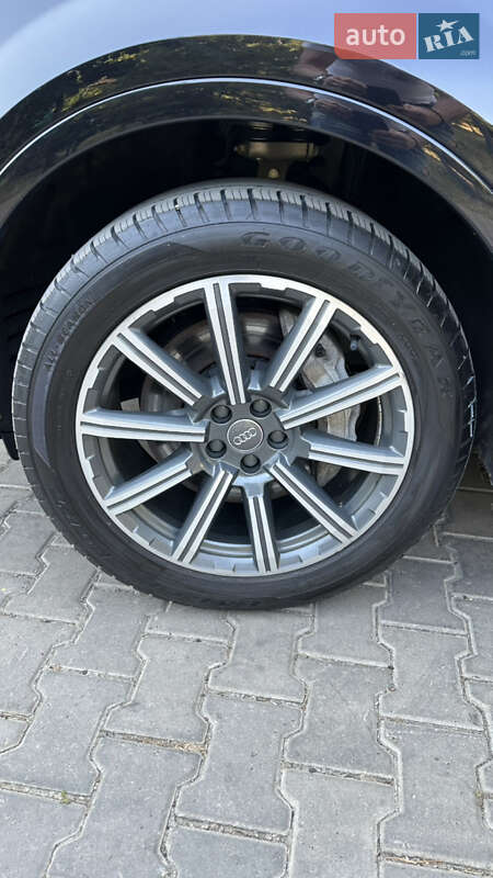 Позашляховик / Кросовер Audi Q7 2017 в Одесі