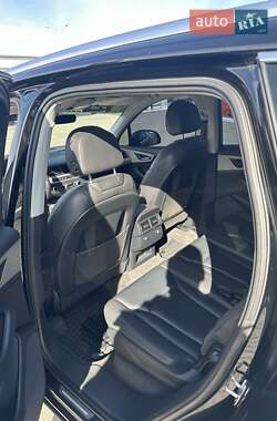 Внедорожник / Кроссовер Audi Q7 2016 в 