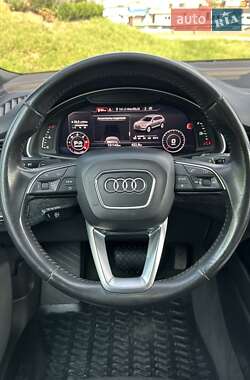 Внедорожник / Кроссовер Audi Q7 2016 в 