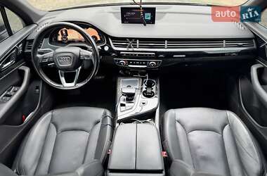 Внедорожник / Кроссовер Audi Q7 2016 в 