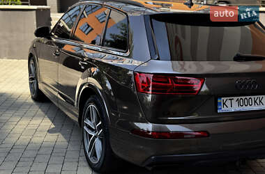 Внедорожник / Кроссовер Audi Q7 2018 в 