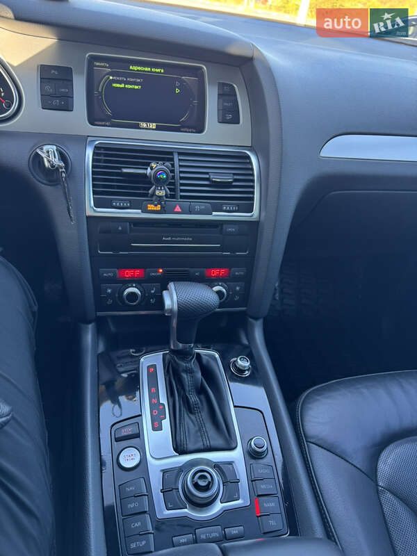 Внедорожник / Кроссовер Audi Q7 2010 в Черновцах