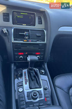 Позашляховик / Кросовер Audi Q7 2010 в 