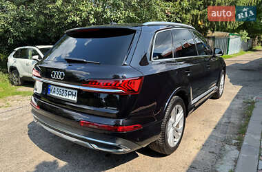 Внедорожник / Кроссовер Audi Q7 2021 в 