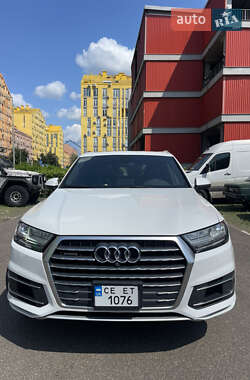 Внедорожник / Кроссовер Audi Q7 2016 в 