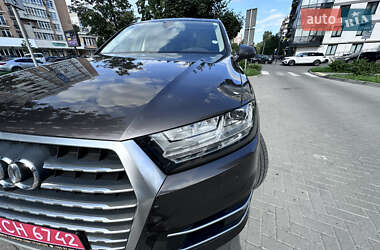 Внедорожник / Кроссовер Audi Q7 2019 в 