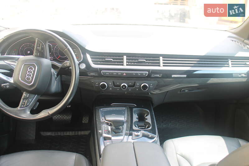 Внедорожник / Кроссовер Audi Q7 2017 в Львове