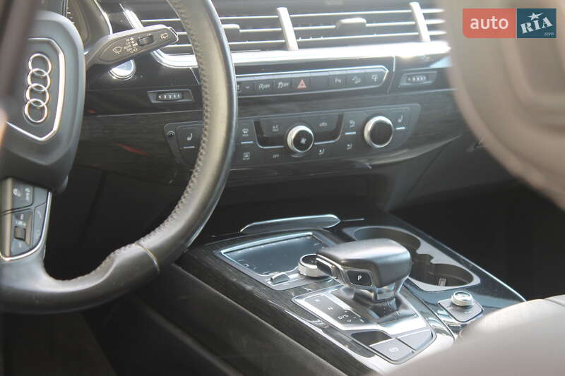 Внедорожник / Кроссовер Audi Q7 2017 в Львове